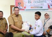 51 Anak Yatim di Pariaman Timur Terima Bantuan Beras dari Yayasan ASB