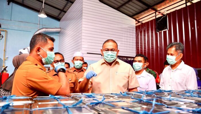 Tinjau SPPG Batang Barus Solok, Andre Rosiade: Kekurangan Itu Diperbaiki bukan Programnya Dihentikan