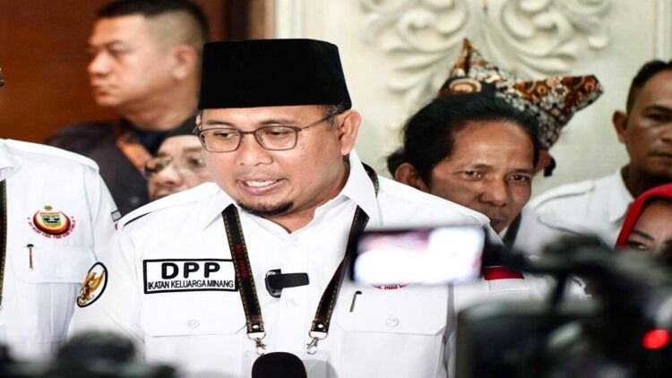 Ketum IKM Andre Rosiade Ajak Perantau Minang Nobar Film “Menuju Pelaminan”. (Foto: Ist)