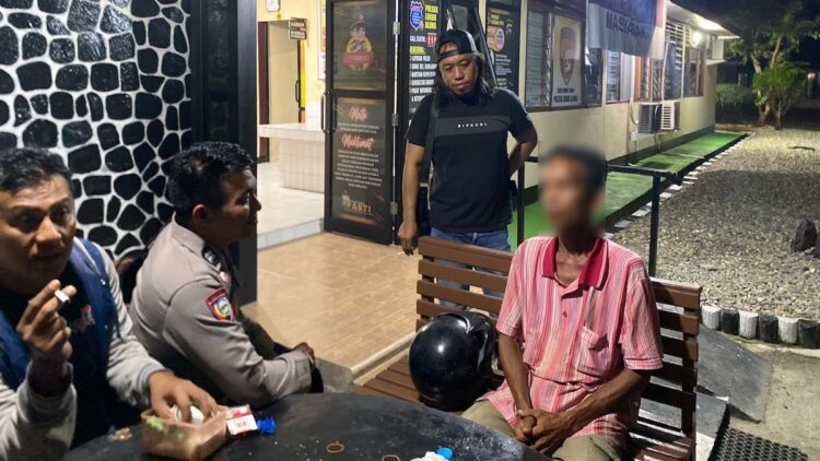 Ayah rutiang diciduk Tim Reskrim Polres Padang Pariaman. (dok. istimewa)