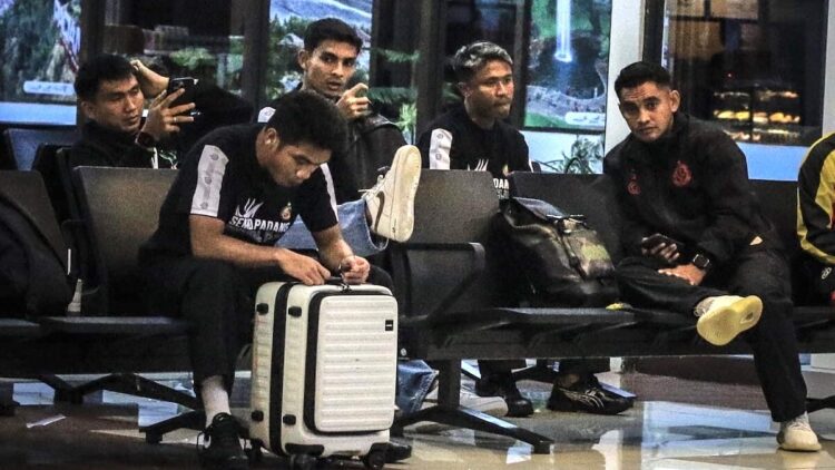 Pemain Semen Padang FC tengah menunggu keberangkatan ke Malut. (dok. istimewa)