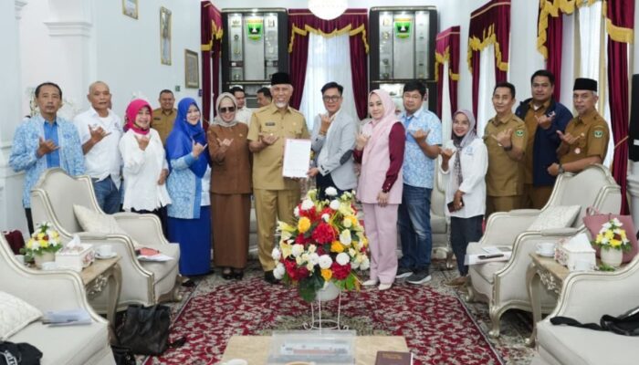 Gubernur Sumbar Bahas Penguatan Ekosistem Pariwisata dan Jalur Udara Internasional Bersama ASITA