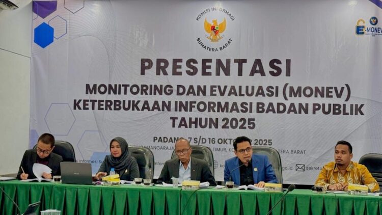 Presentasi Monev KI Sumbar 2025. (dok. istimewa)
