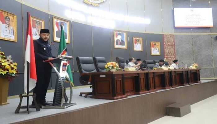 Wako Padang Sampaikan Jawaban atas Pandangan Fraksi DPRD soal RAPBD 2026, Fokus Efisiensi dan Pelayanan Dasar