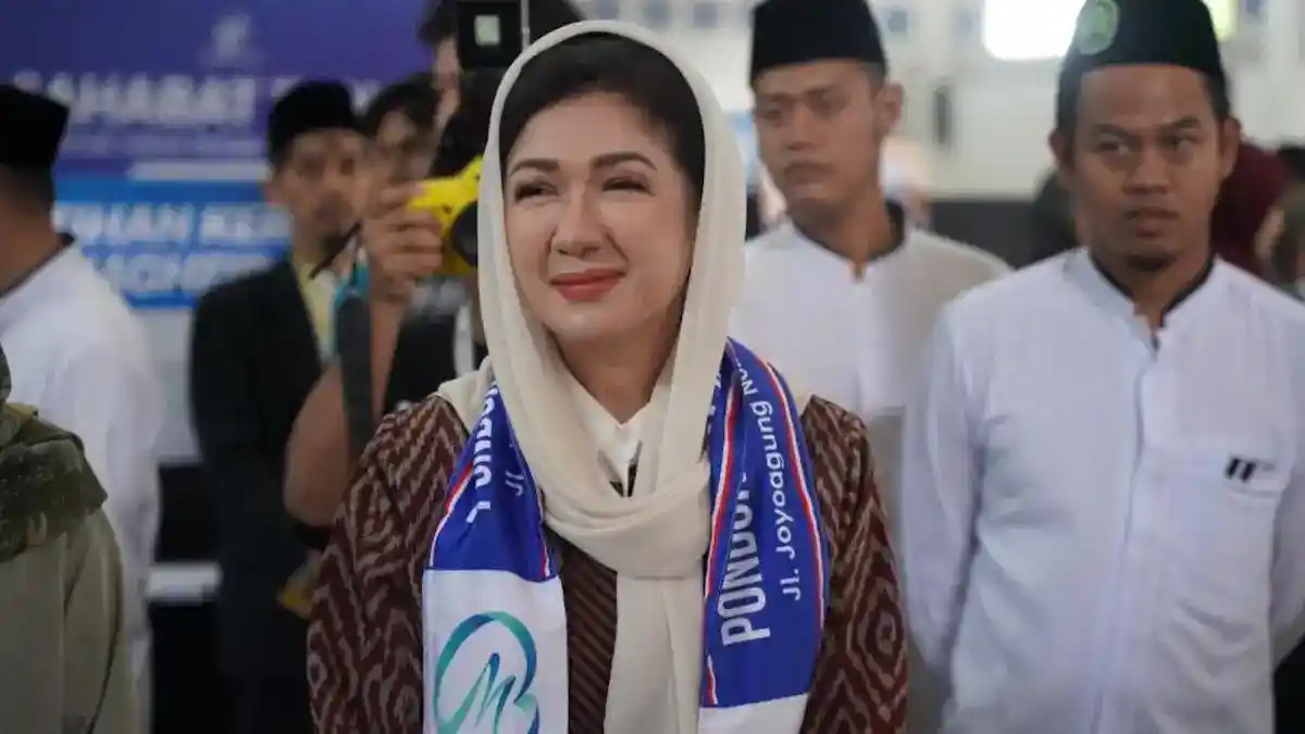 Direktur Jenderal Komunikasi Publik dan Media (Dirjen KPM) Kemkomdigi, Fifi Aleyda Yahya, dalam Forum Sahabat Tunas bertema “Sesi Anak Hebat Belajar Aturan PP Tunas” di Pondok Pesantren (Ponpes) Bahrul Magfiroh, Kota Malang, Jawa Timur, Selasa (18/11/2025) menekankan bahwa PP Tunas adalah bentuk komitmen negara dalam menciptakan Internet Aman untuk Anak Indonesia. (Foto: Dherma Chaelvianto/Indonesia.go.id/KPM Kemkomdigi)