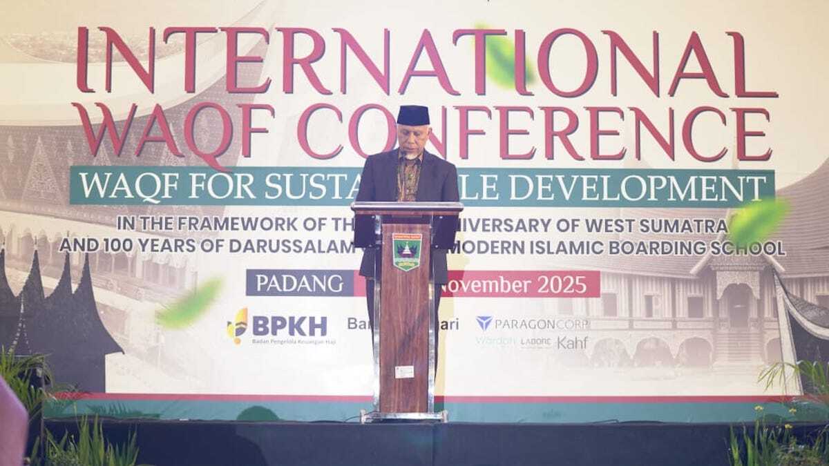 Gubernur Mahyeldi beri sambutan di Konferensi Wakaf Internasional. (dok. adpsb)