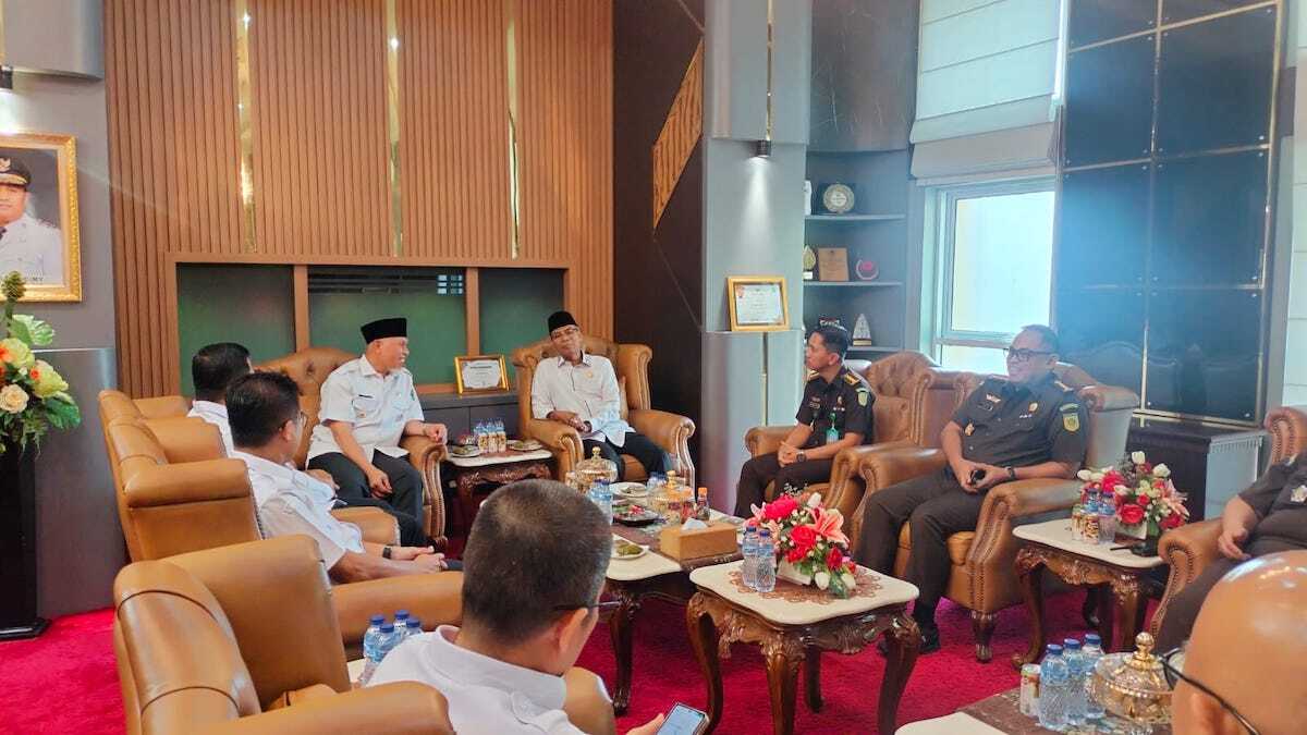 Gubernur Mahyeldi bertemu Kajati yang baru. (dok. adpsb)