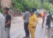 Longsor Timbun Jalan Bukittinggi–Medan di Agam, Lalu Lintas Sempat Lumpuh
