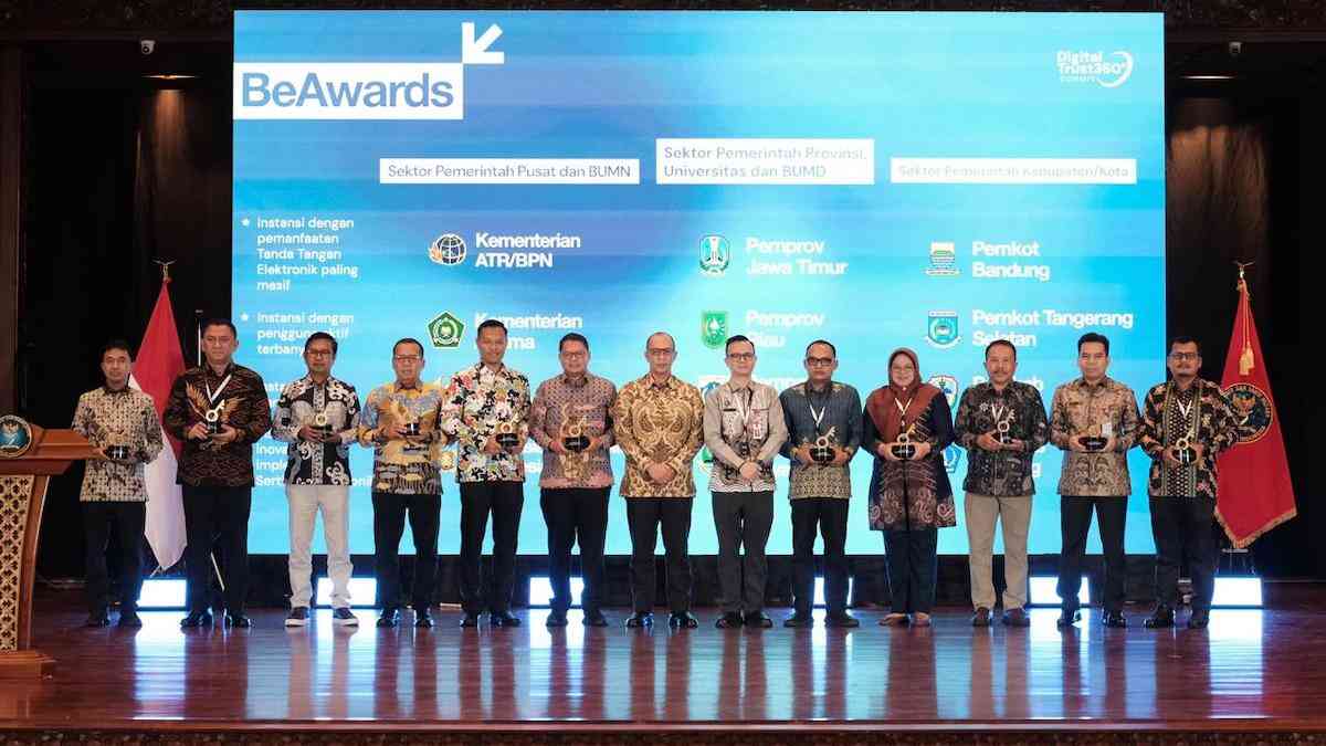 Kementerian ATR BPN raih penghargaan sebagai instansi dengan tandatangan elektronik terbanyak. (dok. istimewa)