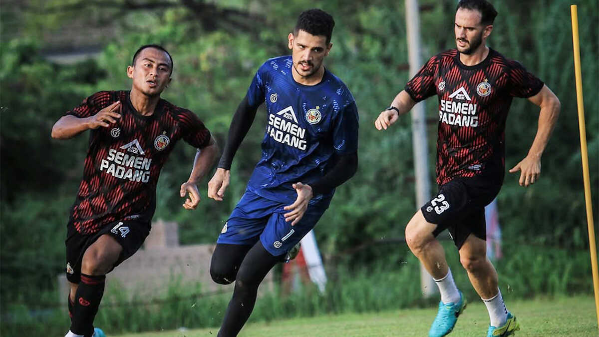 Latihan rutin yang digelar pemain Semen Padang FC. (dok. istimewa)