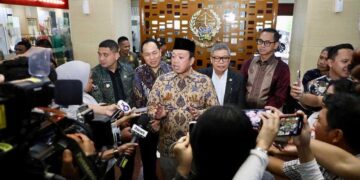 Menteri ATR/BPN Nusron Wahid saat diwawancarai wartawan. (dok. istimewa)