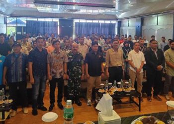 Muskorlub KONI Pessel yang dihadiri Ketum KONI Sumbar Hamdanus dan Bupati Pessel. (dok. istimewa)