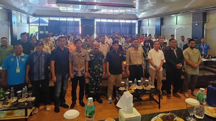 Muskorlub KONI Pessel yang dihadiri Ketum KONI Sumbar Hamdanus dan Bupati Pessel. (dok. istimewa)