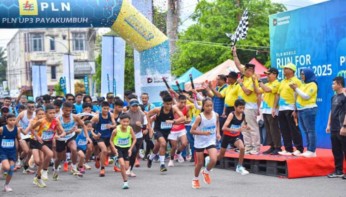 PLN UP3 Payakumbuh Gelar PLN Mobile Run For Charity 2025 di Payakumbuh