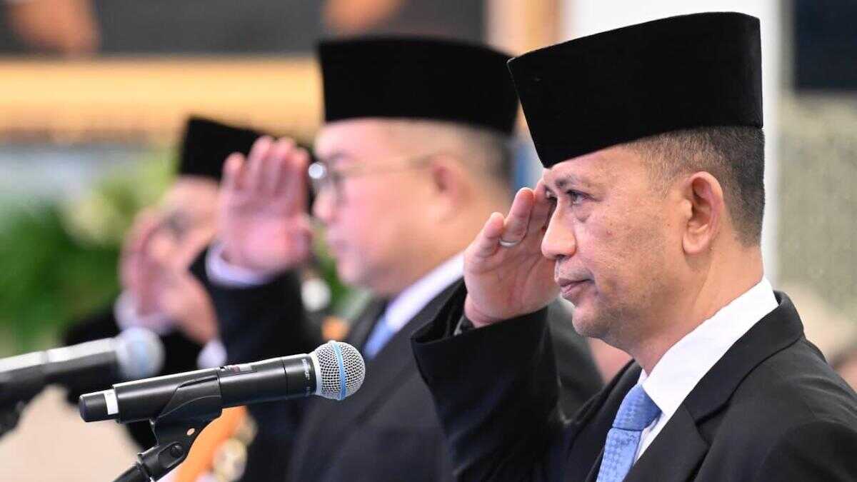 : Presiden Republik Indonesia, Prabowo Subianto, melantik Kepala dan Wakil Kepala Badan Riset dan Inovasi Nasional (BRIN) di Istana Negara, Jakarta, Senin (10/11/2025). (Foto: BPMI Setpres)