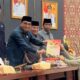 Rachmad Wijaya serahkan berkas RAPBD 2026 dalam sidang paripurna DPRD Padang. (dok. istimewa)