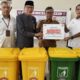 Semen Padang serahkan tong sampah terpilah untuk Masjid Syekh Ahmad Khatib Al Minangkabawi. (dok. istimewa)