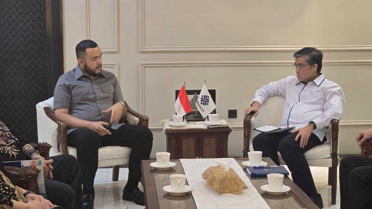 Wako Fadly Amran bertemu dengan Menaker RI Yassierli di Jakarta. (dok. istimewa)