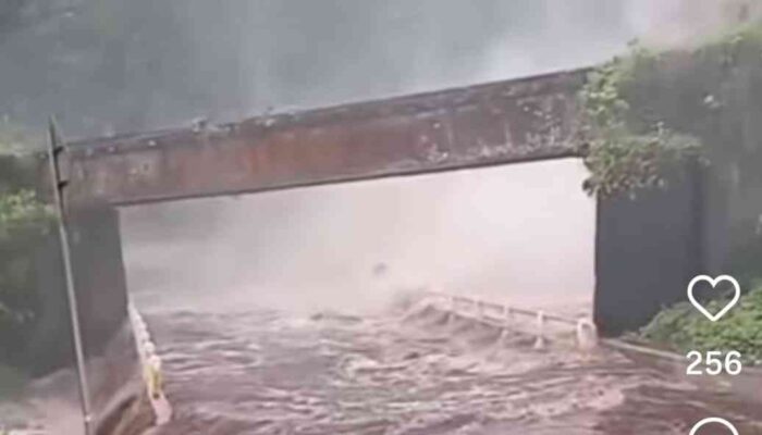 Hujan Deras Picu Lembah Anai Meluap, Jalan Padang-Bukittinggi Tak Bisa Dilalui