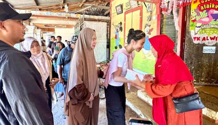 Azizah, Putri Andre Rosiade Bantu Rp50 Juta untuk Pembangunan Kembali TK yang Terkena Banjir Bandang di Kuranji