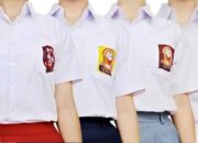 Pemkab Solok Selatan Bagikan 5.846 Seragam Gratis untuk Siswa SLTA