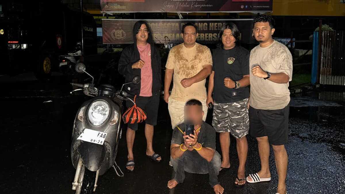 Pelaku pencurian handphone diciduk Tim Klewang Satreskrim Polresta Padang. (dok. istimewa)