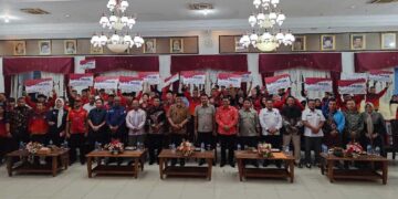 Penyerahan bonus atlet Sumbar. (dok. istimewa)