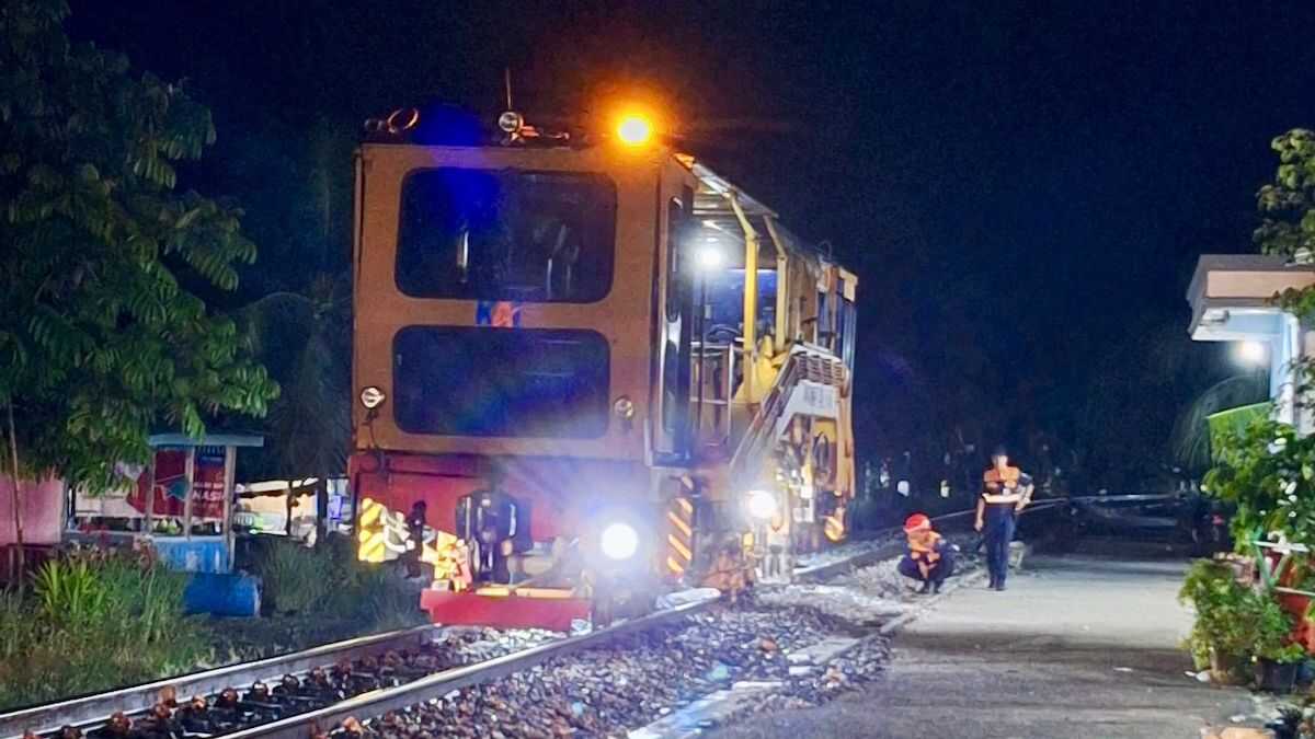 Perawatan geometrik jalur kereta di Sumbar. (dok. istimewa)