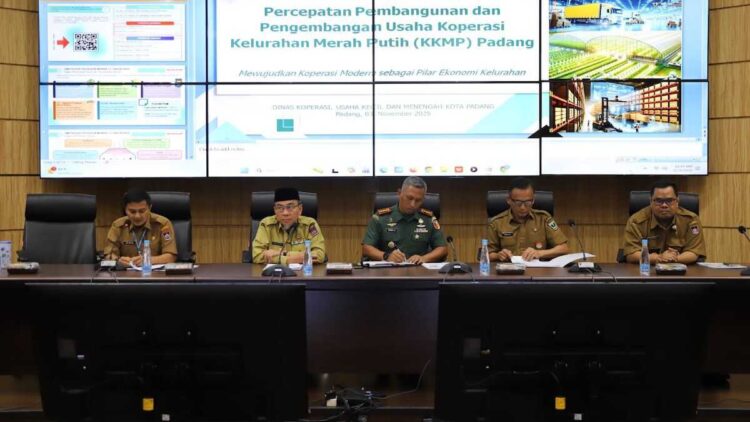 Rapat pembentukan Koperasi Kelurahan Merah Putih di Padang. (dok. istimewa)