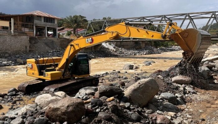 Antisipasi Banjir Susulan, 50 Alat Berat Dikerahkan Normalisasi Sungai di Sumbar