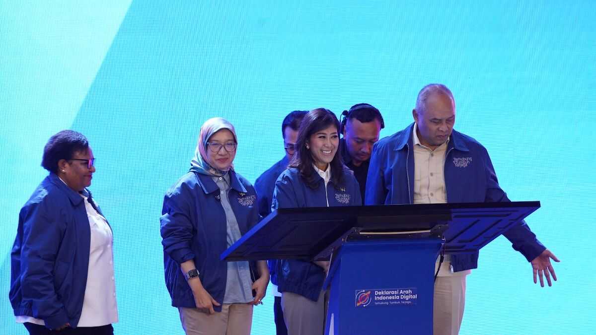 Menteri Komunikasi dan Digital Meutya Hafid dalam acara Deklarasi Arah Indonesia Digital di Jakarta Selatan, Rabu (10/12/2025) menyatakan bahwa konektivitas yang merata menjadi fondasi agar warga desa memperoleh akses pendidikan, layanan publik, dan peluang ekonomi yang setara. (Foto: InfoPublik/Dit KPM/Amiri Yandi)