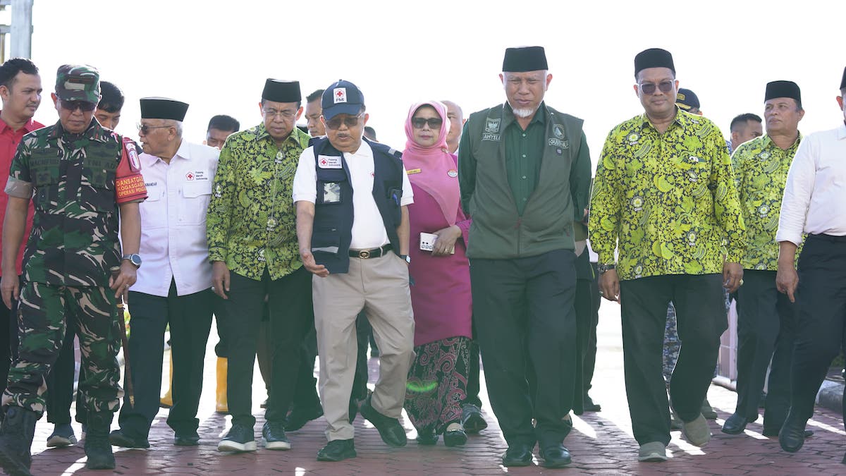 Gubernur Mahyeldi sambut kedatangan Yusuf Kalla di Sumbar. (dok. adpsb)