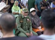 Tak Bisa Melaut Dua Minggu, 205 Nelayan Pasia Nan Tigo Terima Bantuan dari Gubernur Mahyeldi