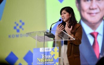 Menteri Komunikasi dan Digital Meutya Hafid dalam Temu Nasional Pegiat Literasi Digital 2025 di Jakarta, Rabu (17/12/2025) menegaskan para relawan tidak hanya berperan dalam literasi digital, tetapi juga menjadi garda terdepan aksi kemanusiaan dan penyambung informasi di wilayah krisis. (dok. Komdigi)