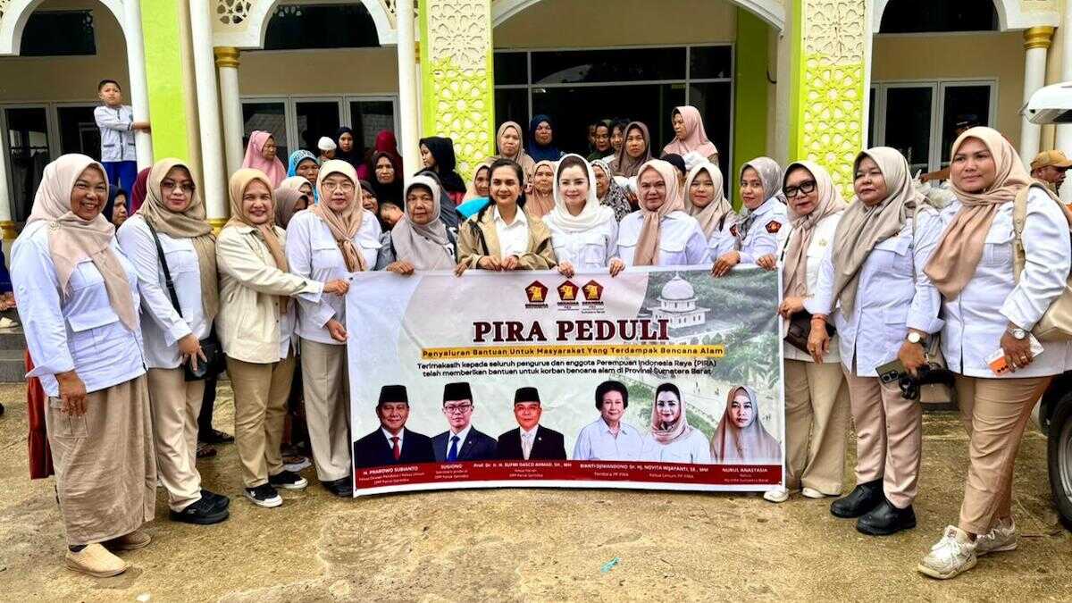 PIRA Peduli serahkan bantuan di daerah Kuranji Kota Padang. (dok. istimewa)