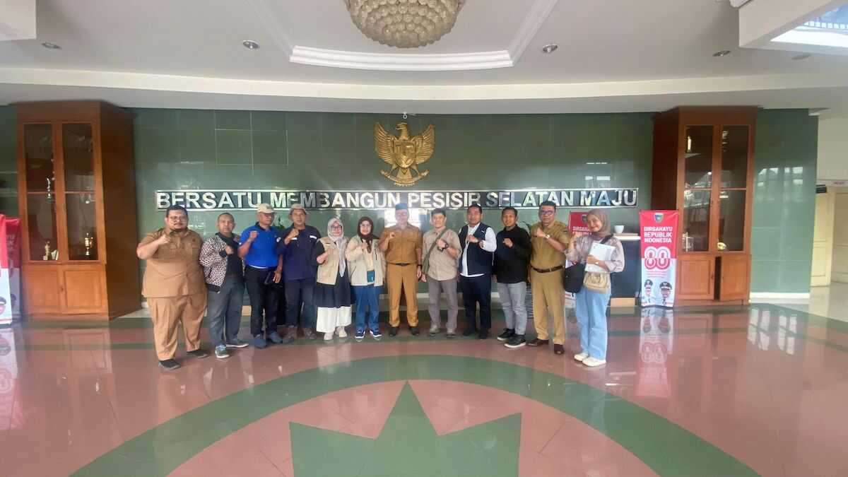 Persiapan tim KONI Pessel serahkan bantuan bencana. (dok. istimewa)