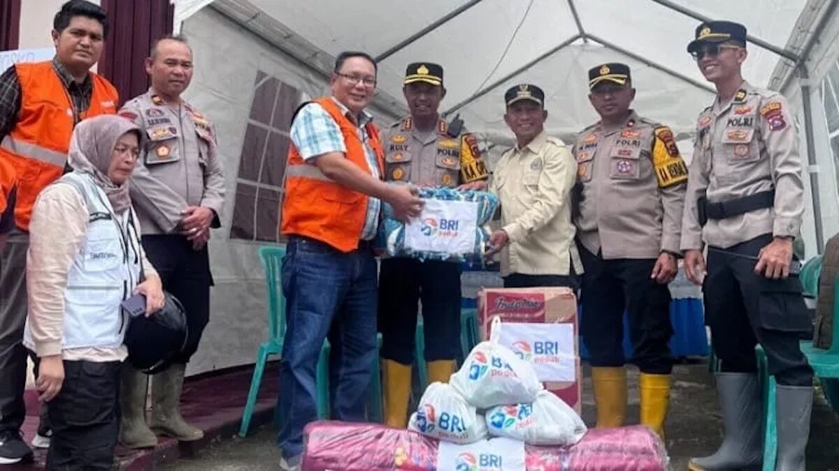 Bantuan dari BRI Bukittinggi untuk korban banjir bandang di Palupuh. (dok. istimewa)