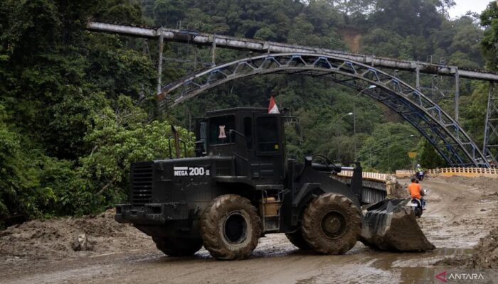 Gubernur Mahyeldi: Rencana Pembongkaran Jalur Kereta Api UNESCO Perlu Kajian Mendalam