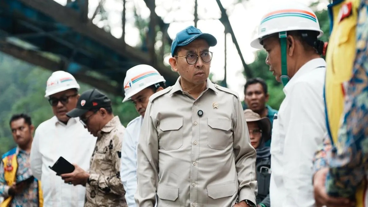 Menteri Kebudayaan Fadli Zon mengatakan pihaknya akan memperbaiki sekaligus memperkuat infrastruktur di Situs Cagar Budaya Ombilin, Sumatera Barat yang rusak akibat diterjang banjir bandang. (ANTARA/HO-Kementerian Kebudayaan)