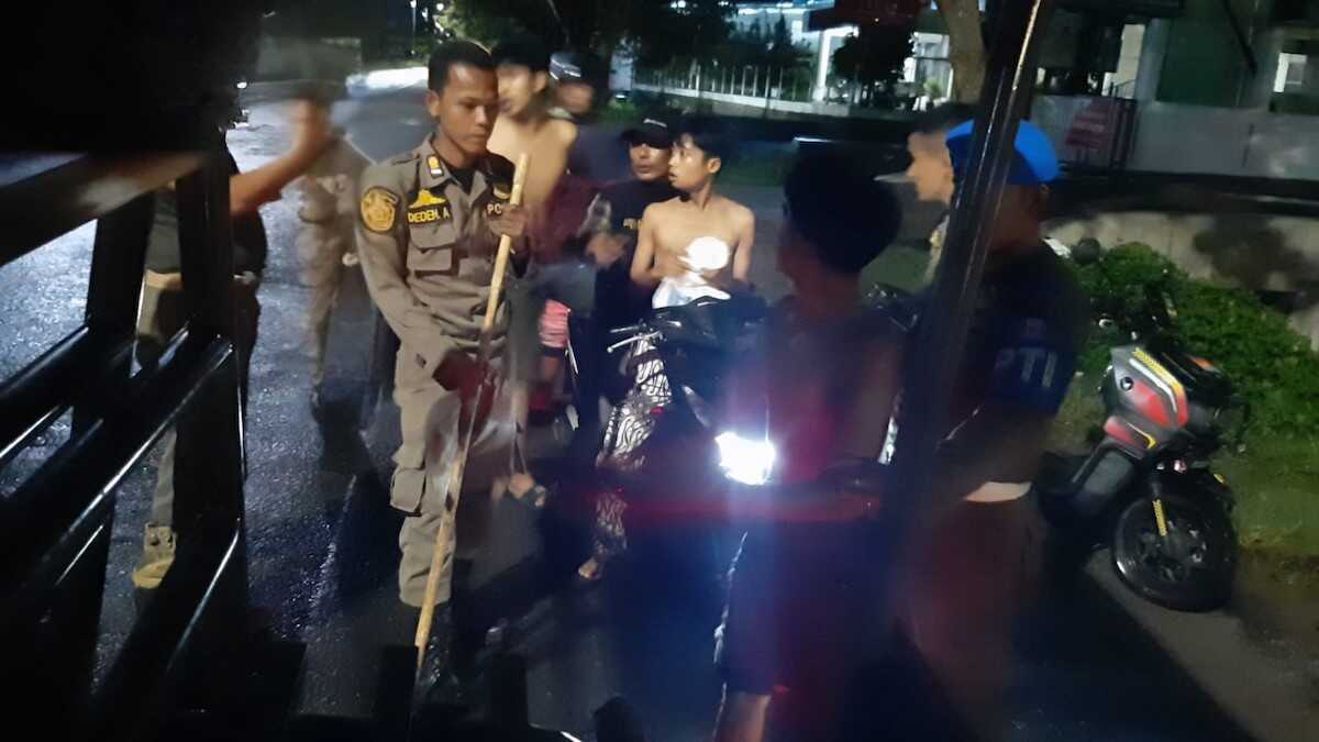 Satpol PP Padang amankan remaja yang hendak tawuran di kawasan Koto Tangah. (dok. istimewa)
