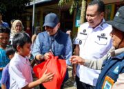 Pelajar di Kota Pariaman Dapat Bantuan dari Stafsus Mendikdasmen