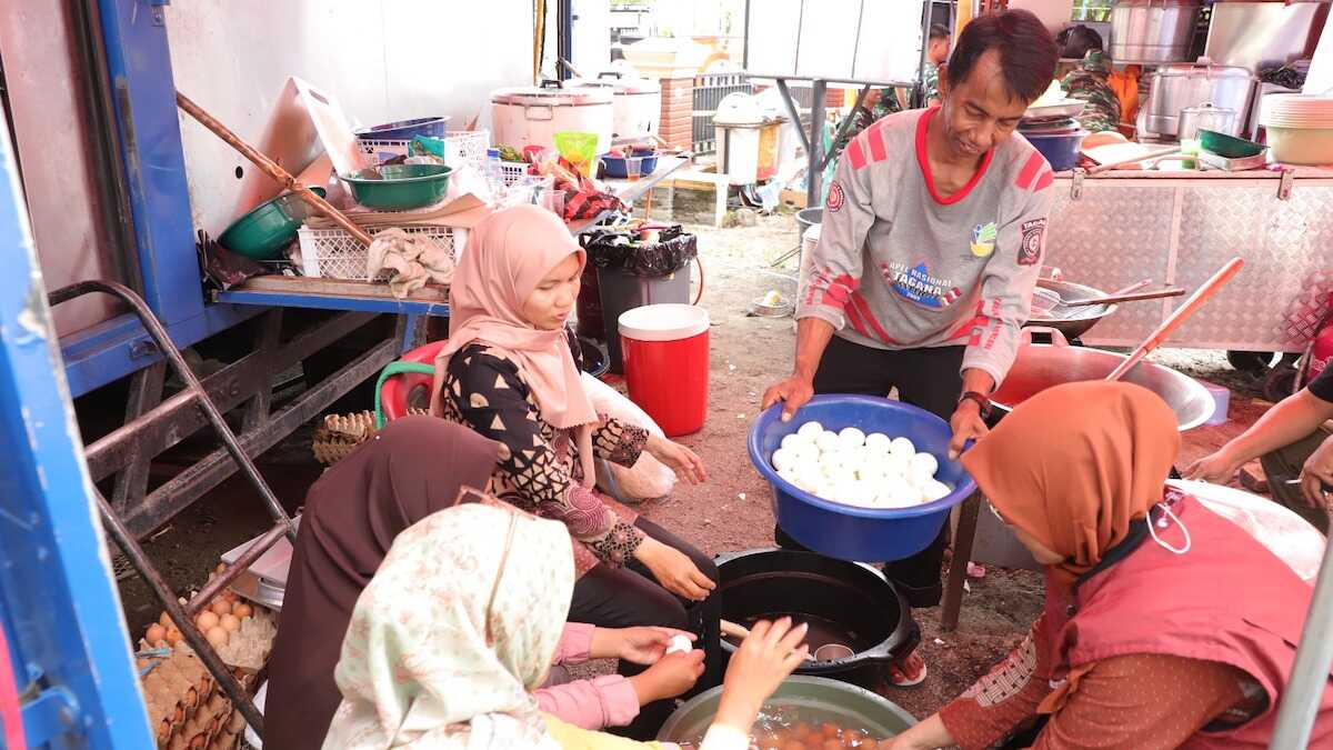 Suasana di dapur umum Palembayan Agam. (dok. istimewa)
