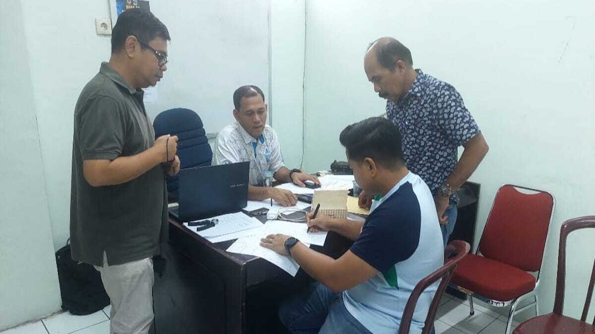 Verifikasi atlet dan pelatih di KONI Sumbar. (dok. istimewa)