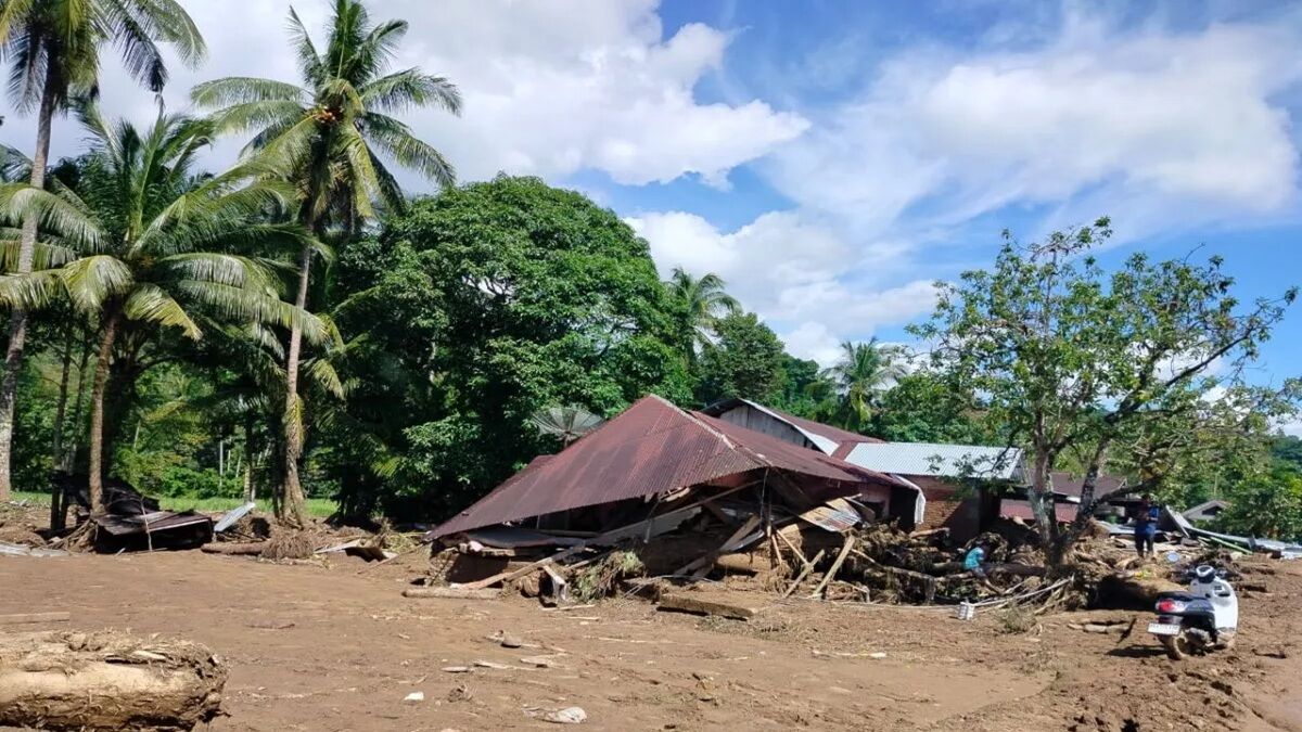 Ilustrasi kondisi rumah di Salareh Aia, Kecamatan Palembayan, Kabupaten Agam kondisi rusak berat dampak banjir bandang. (Dok ANTARA/Yusrizal)