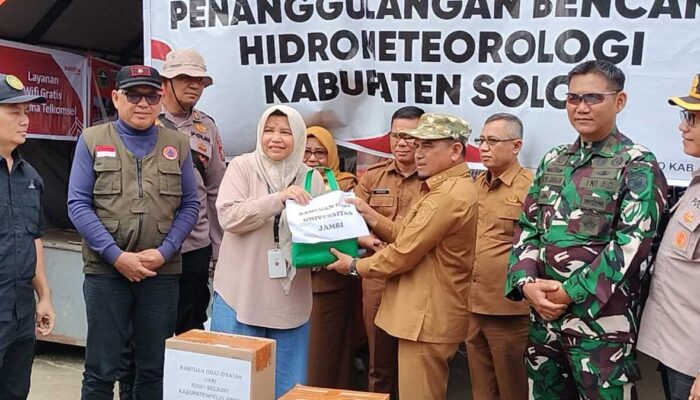 Universitas Jambi Salurkan Bantuan untuk Korban Bencana di Kabupaten Solok