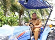 Petani Pariaman Dapat Bantuan Alsintan, Produksi Pertanian Ditargetkan Naik