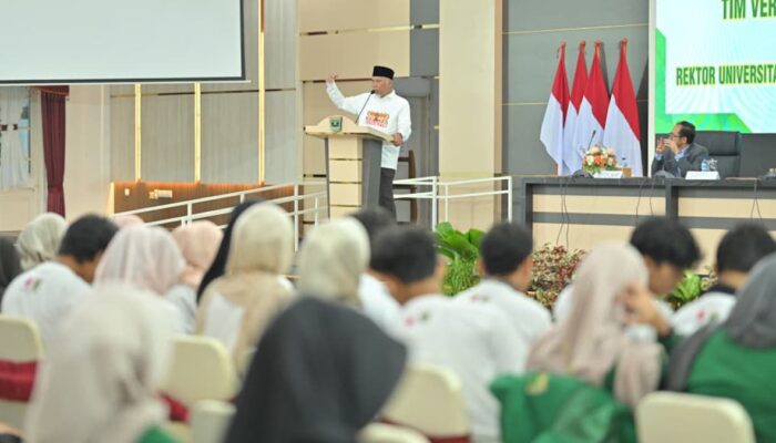 Gubernur Mahyeldi Lepas 400 Mahasiswa KKN Unand untuk Verifikasi Rumah Terdampak Bencana di Sumbar