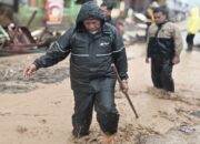 Gubernur Mahyeldi Tinjau Lokasi Terdampak Banjir Bandang Susulan di Maninjau
