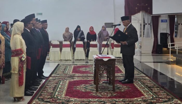 Gubernur Mahyeldi Lantik Enam Pejabat Tinggi Pratama di Lingkup Pemprov Sumbar