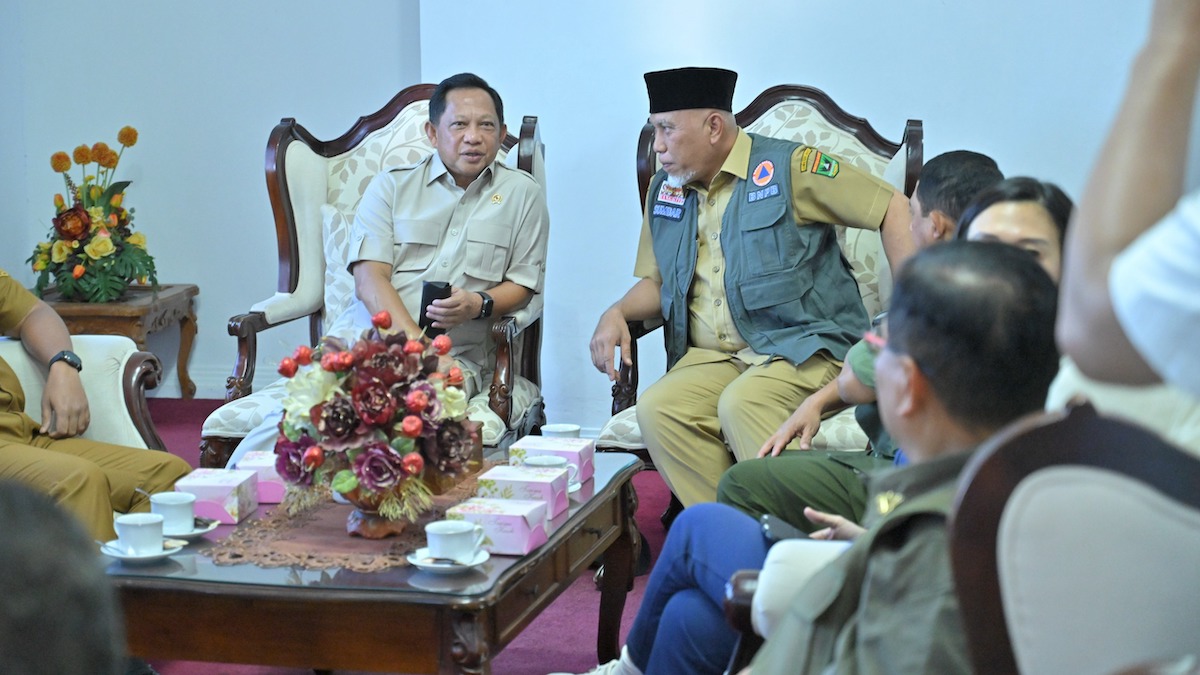 Mendagri Tito Karnavian dan Gubernur Mahyeldi. (dok. istimewa)